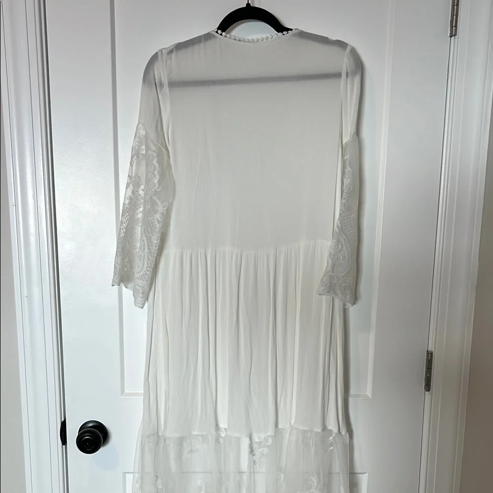 White beach cover up Elegant White Lace Kimono - Picture 4 of 4
